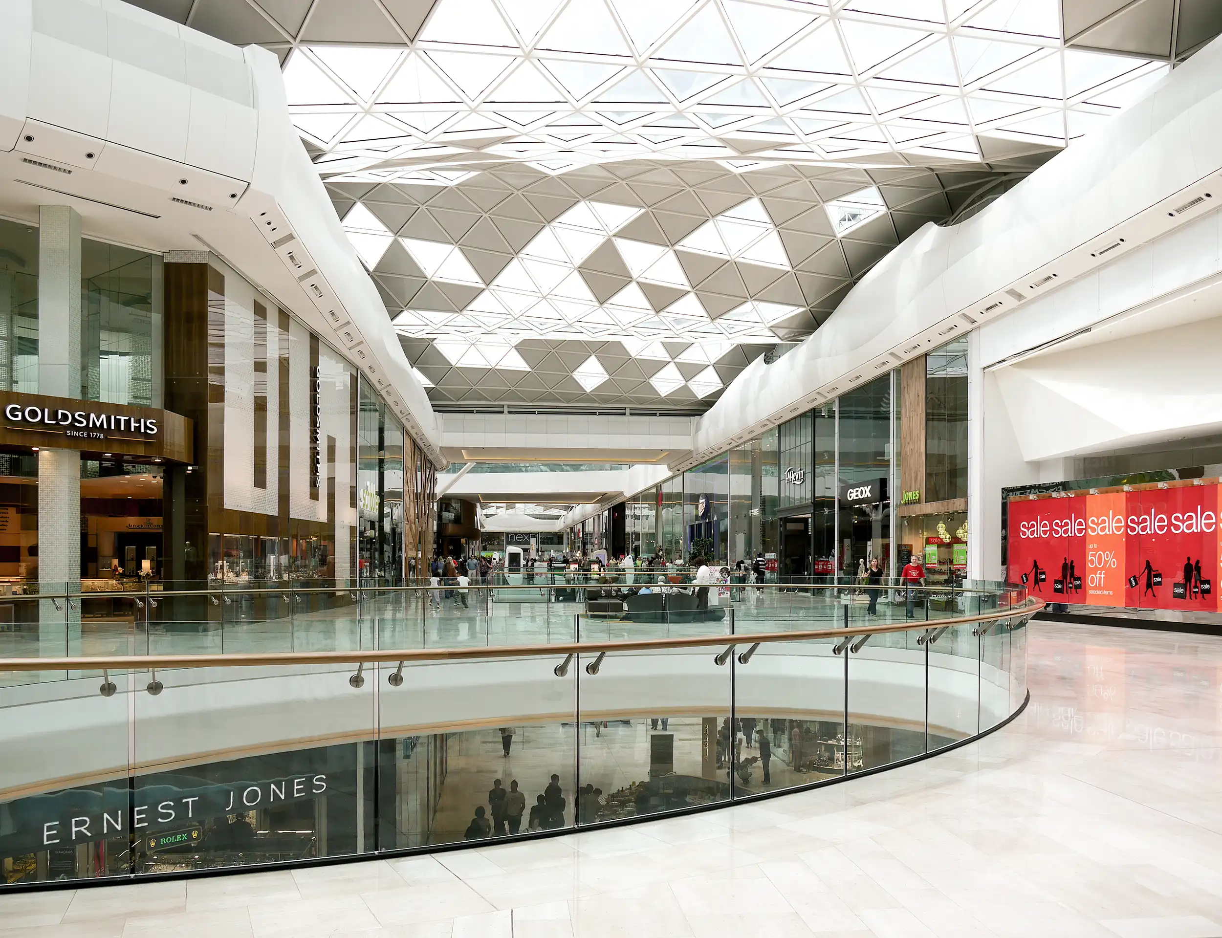 Le micro-insegne che fanno crescere le vendite: il potere del marketing visivo nel punto vendita